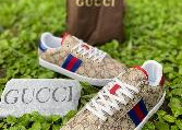 Chaussures athlétiques