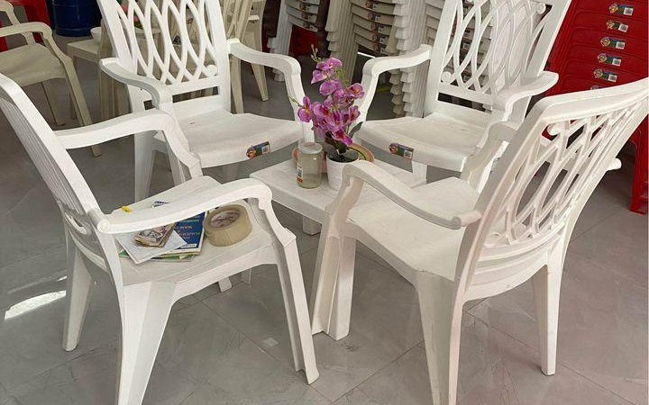 Chairs & Recliners