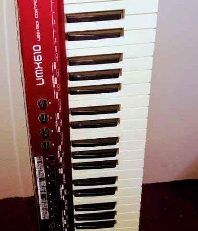 Pianos & Klavye
