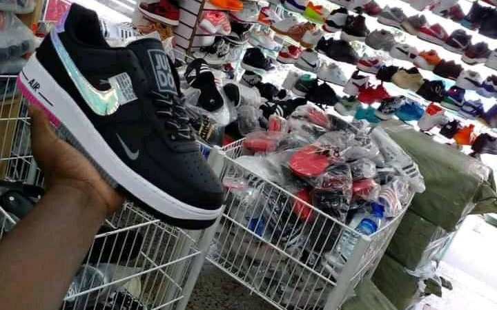 Chaussures athlétiques