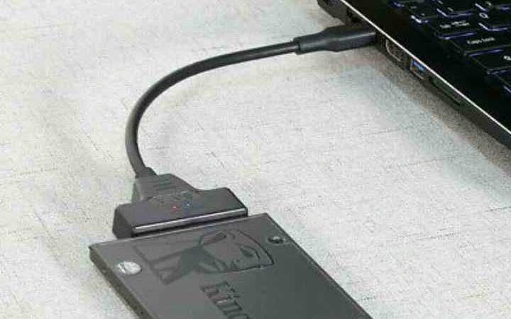 Câbles et connecteurs informatiques