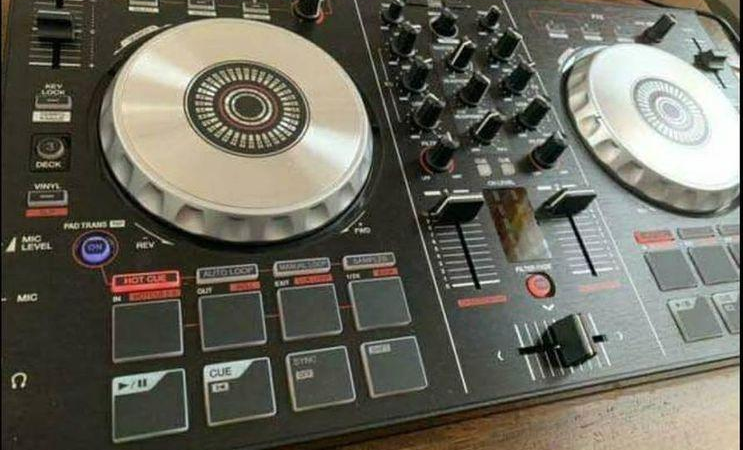 Équipement de performance et DJ