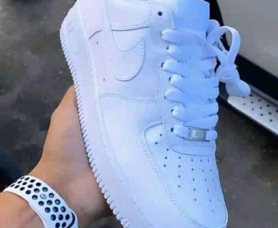 Athletic shoes