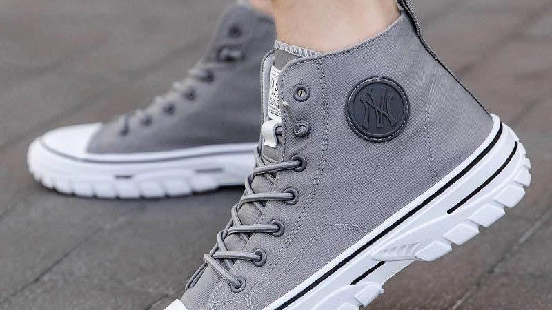 Chaussures athlétiques