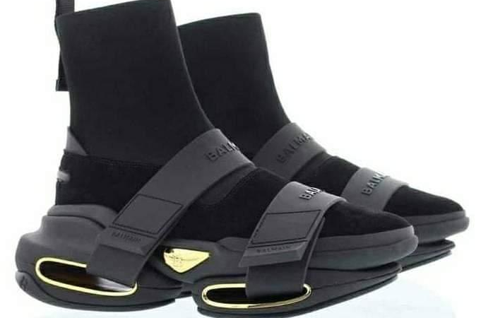 Athletic shoes