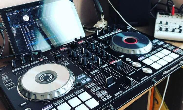 Performance & DJ Equipment